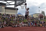 Wielki konkurs wsadów podczas turnieju KO Streetball w Krośnie Odrzańskim! Piotr "Grabo" Grabowski lepszy od Rafała "Lipka" Lipińskiego