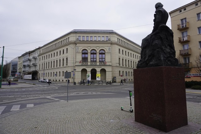 - Deklarujemy wsparcie w każdy dostępny nam sposób - podkreślają władze uczelni.