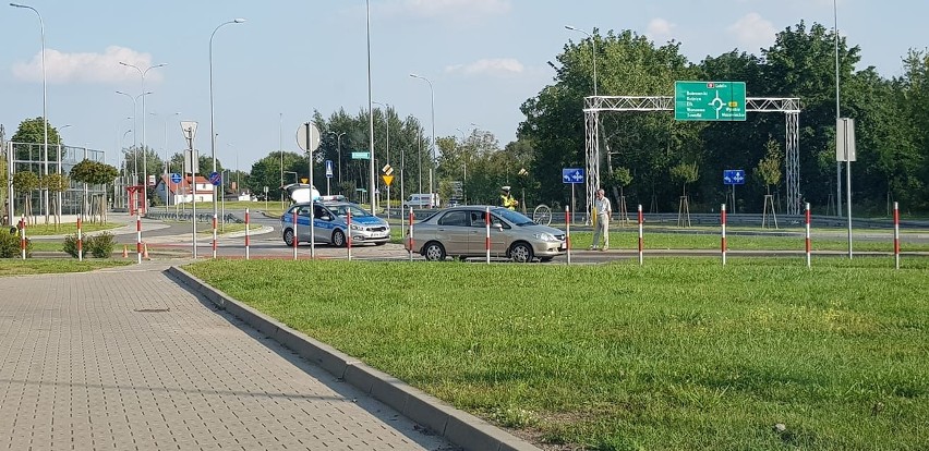 Białystok. Potrącenie rowerzystki na ul. Branickiego. 47-latka trafiła do szpitala [ZDJĘCIA]
