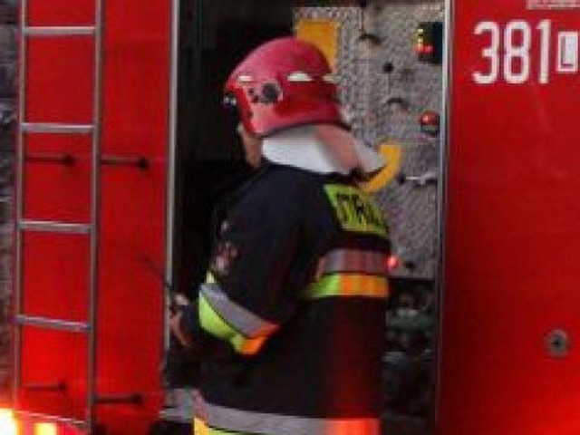 Pożar w gospodarstwie w Borzymowie. Mężczyzna poparzony