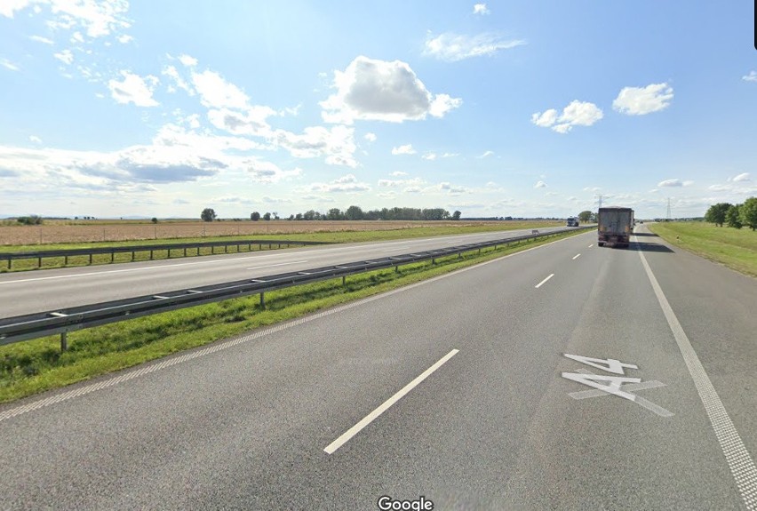 Zderzenie 3 pojazdów na 203 kilometrze autostrady A4. Na miejscu lądował śmigłowiec LPR