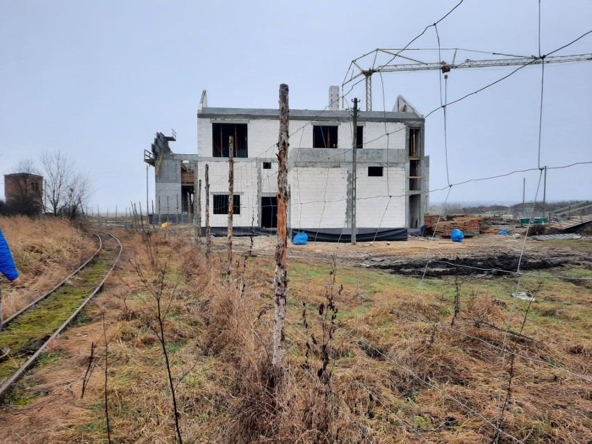 Trwa budowa Nidarium w Umianowicach. Nowa atrakcja turystyczna w regionie powstanie z opóźnieniem [ZDJĘCIA]