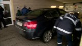 Dworzec Łódż Kaliska. Kierowca pomylił przejście podziemne z parkingiem (video) 