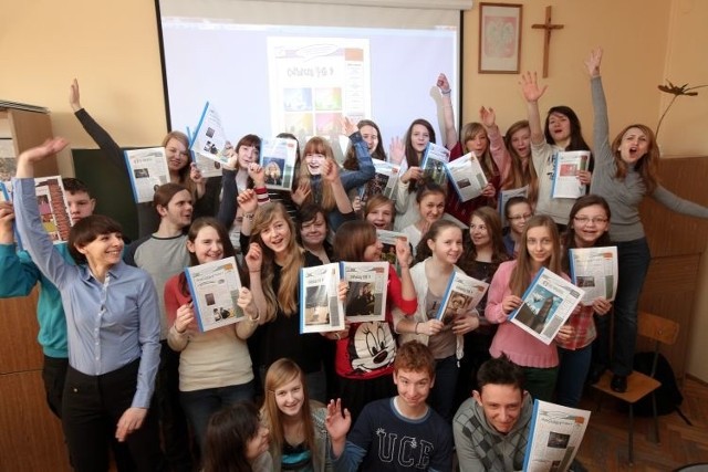 Młodzi redaktorzy z białostockiego Publicznego Gimnazjum nr 9 są pełni pasji i pomysłów. To przynosi efekty &#8211; ich gazetka właśnie zajęła trzecie miejsce w ogólnopolskim konkursie.