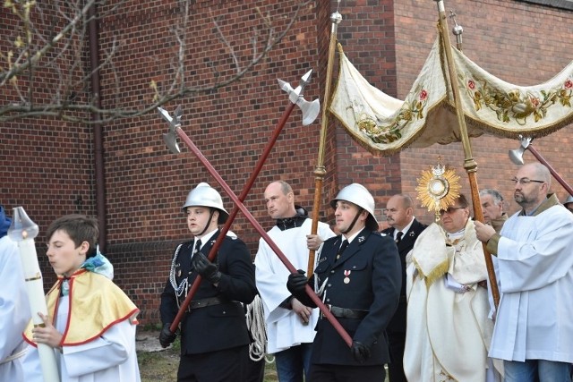 Zobacz kolejne zdjęcia. Przesuwaj zdjęcia w prawo - naciśnij strzałkę lub przycisk NASTĘPNE