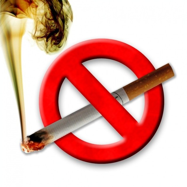Za złamie przepisów nowelizujących ustawę o ochronie zdrowia przed następstwami używania tytoniu i wyrobów tytoniowych grozi mandat karny w wysokości od 20 do nawet 500 złotych.
