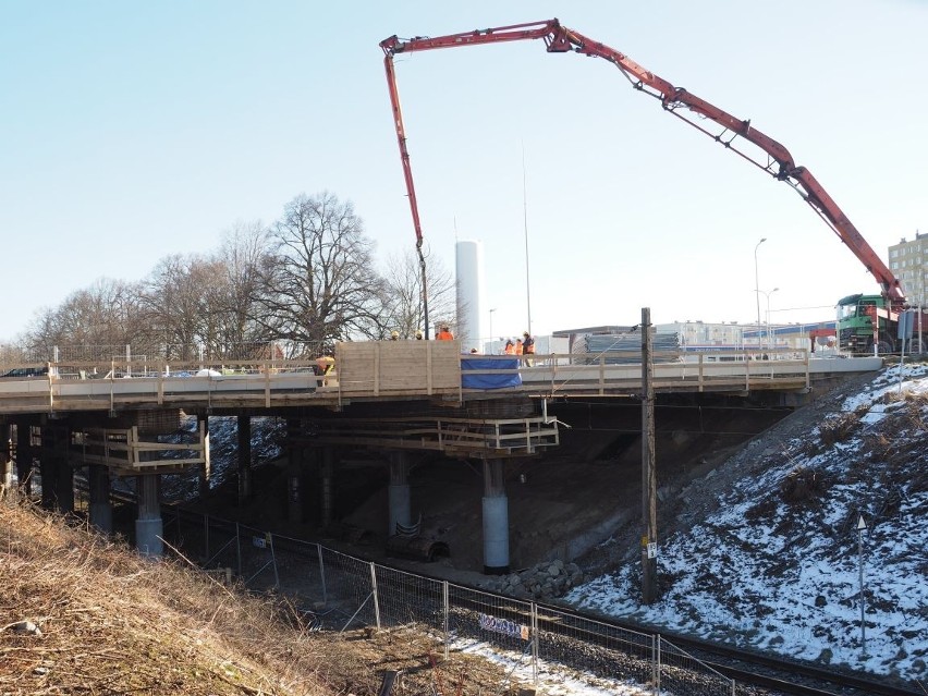 Trwa remont wiaduktu na ul. Władysława IV w Koszalinie....
