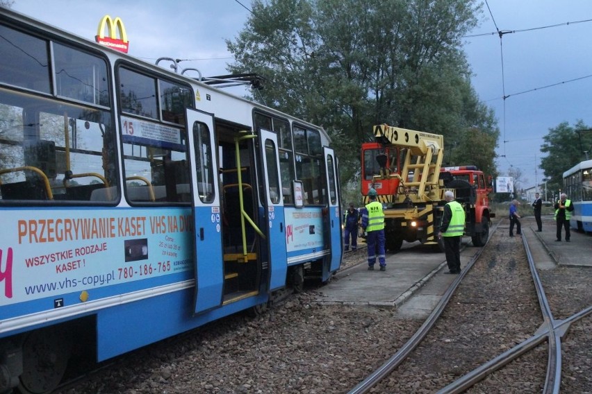 Wykolejenie tramwaju na pętli Poświętne