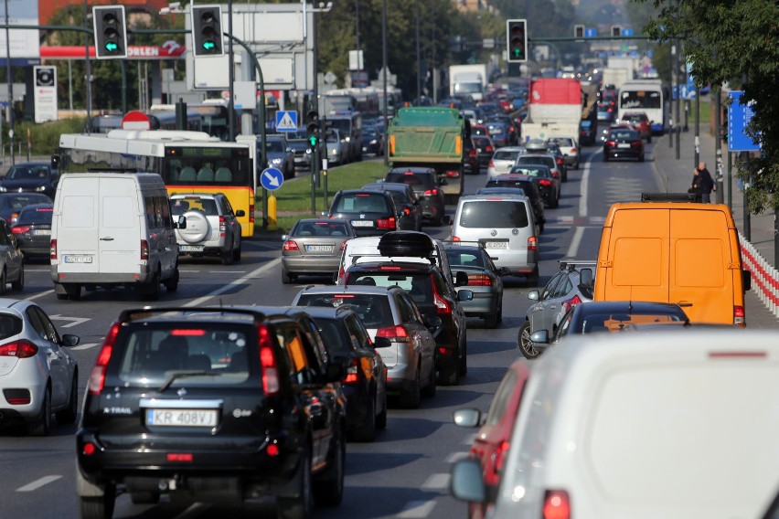 Tuż za „podium”, znalazło się skrzyżowanie al. 29 listopada,...