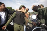 Wenezuela: Starcia w Caracas [ZDJĘCIA] Nieudany zamach stanu, Juan Guaido nie przejął władzy