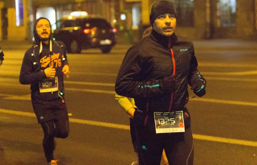 Trzecia Dycha do Maratonu 2018. Nocne marki biegowe w akcji (ZDJĘCIA, WIDEO)