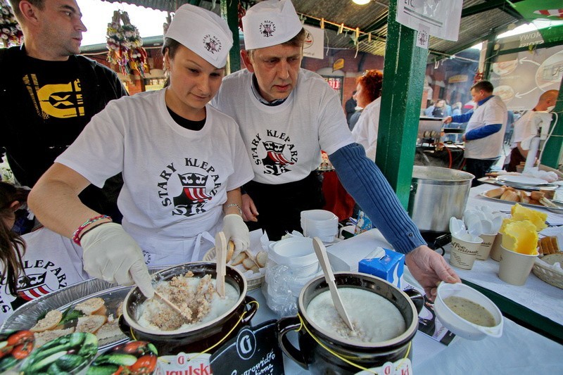 Kupcy z krakowskich placów toczą bój z hipermarketami [ZDJĘCIA]