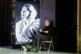 Teatr Polski: „Cudzoziemka" w reżyserii Katarzyny Minkowskiej. O rodzinie, która się kocha i nienawidzi jednocześnie