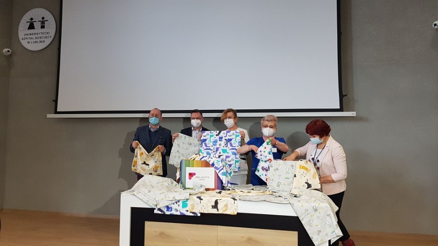 Ponad 260 poszewek trafiło do Uniwersyteckiego Szpitala Dziecięcego w Lublinie. Wszystko dzięki akcji „Uszyj jasia”