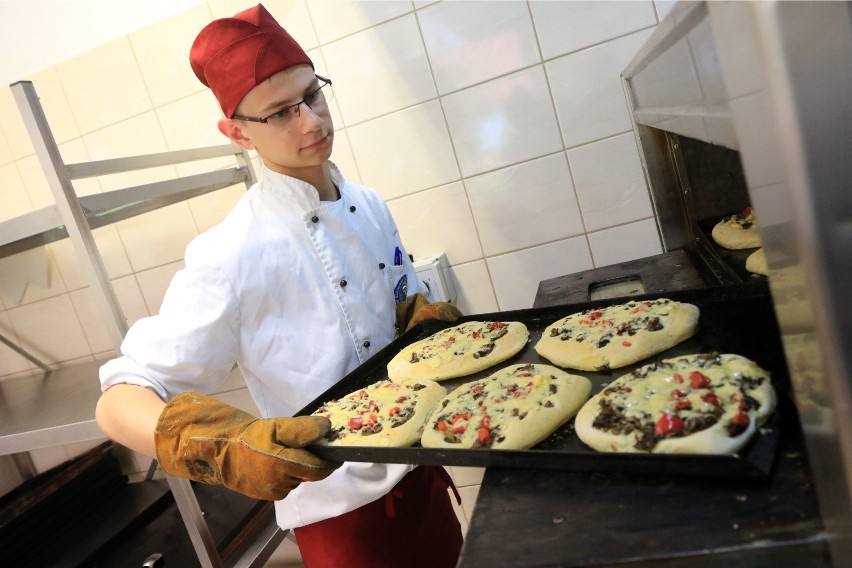 Ósmoklasiści od poniedziałku mogą wybierać z szerokiej...