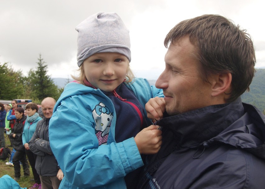 Odkryj Beskid Wyspowy. Mimo niesprzyjającej pogody pokonali Jasień [ZDJĘCIA]