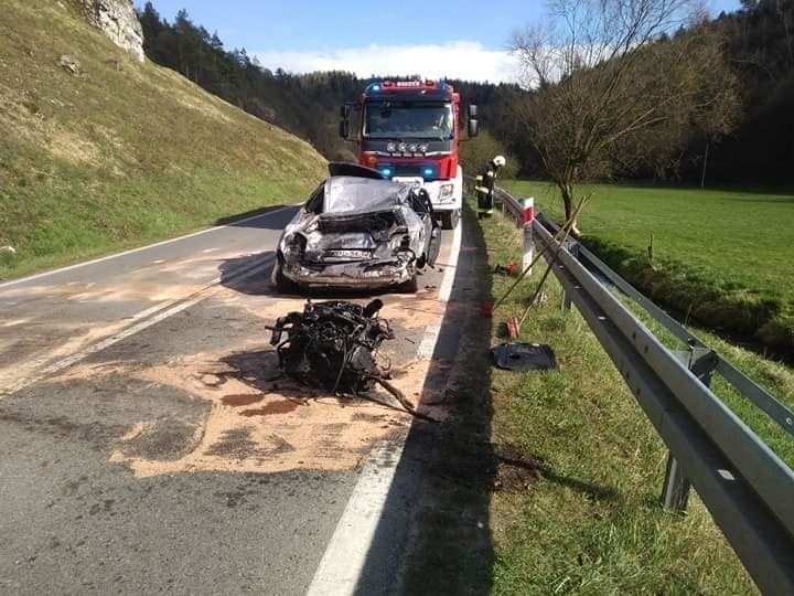 Skała Grodzisko. Nietrzeźwy kierowca, którego samochód spadł z 50-metrowej skarpy usłyszał zarzuty