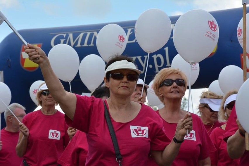 W Senioriadzie wzięło udział prawie 900 osób ZDJĘCIA