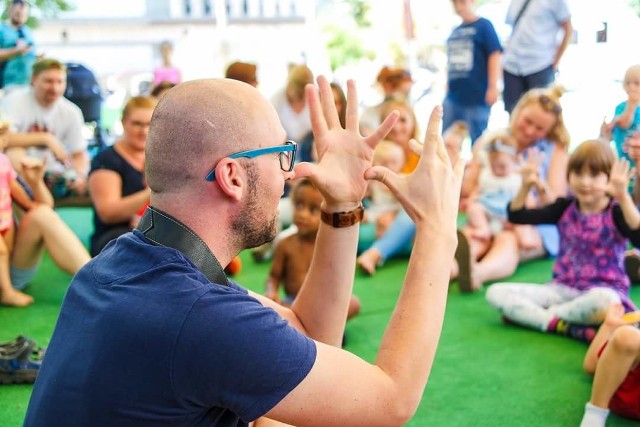 W ramach akcji odbył się już warsztaty muzyczne z Wujkiem Ogórkiem pod hasłem „Gramy w jednym zespole”