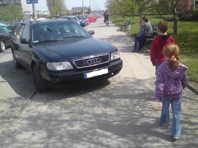 Tak parkują autodranie przy szpitalu w Gorzowie