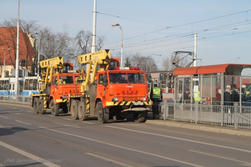 Wypadek na pl. Wróblewskiego - mężczyznę potrącił tramwaj