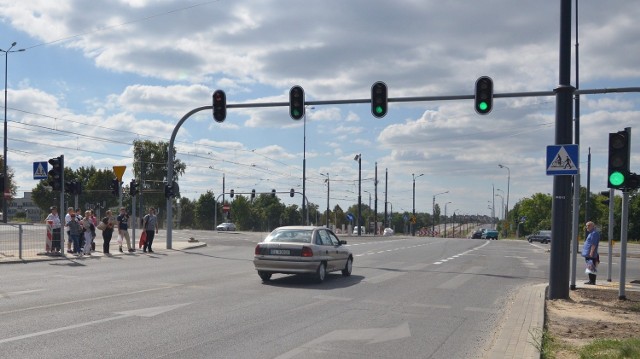 Wyremontowana ul. Przybyszewskiego na skrzyżowaniu z ul. Lodową