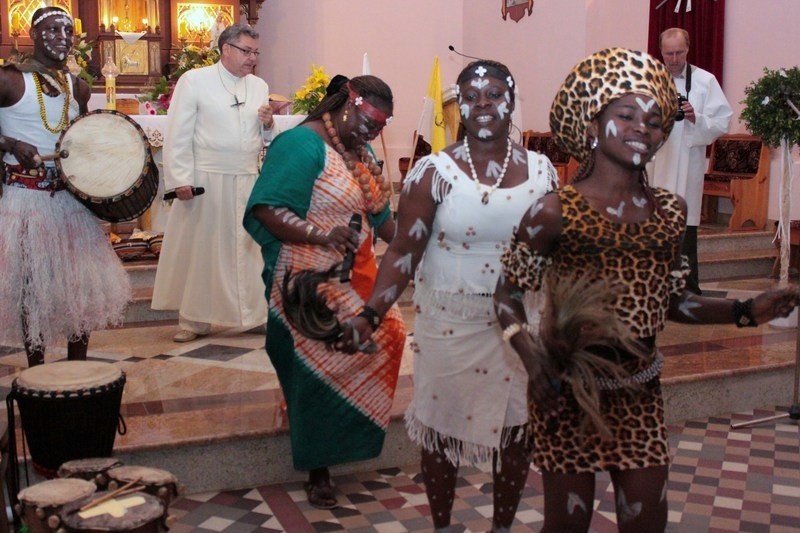 Występ Claret Gospel z Wybrzeża Kości Słoniowej w Konecku