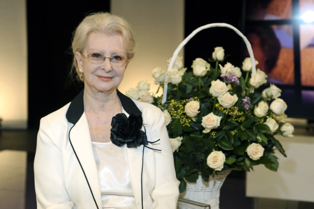 Jadwiga Barańska właśnie skończyła 88 lat. Jak się czuje po wypadku? Przesuń w prawo, by zobaczyć więcej szczegółów.