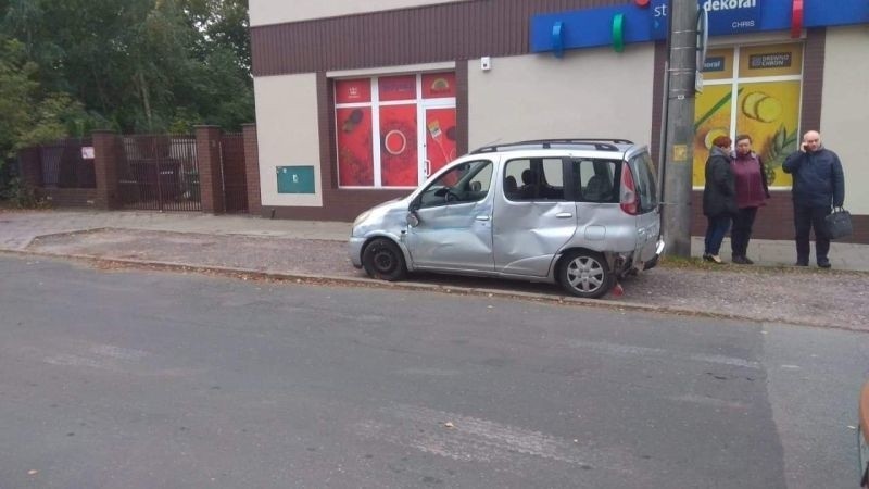 Wypadek na ul. Pabianickiej. Zderzyły się trzy samochody ZDJĘCIA