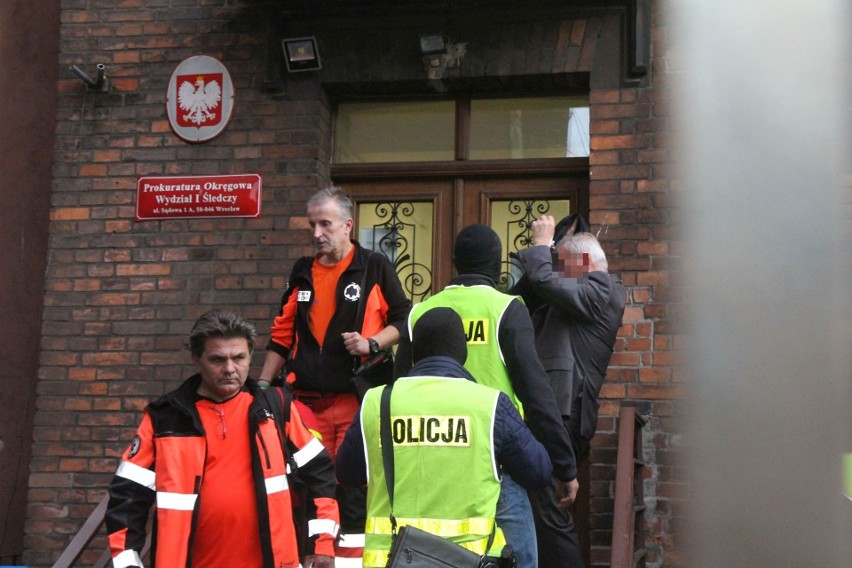 Areszt dla trzech osób z dyrekcji wrocławskiego pogotowia