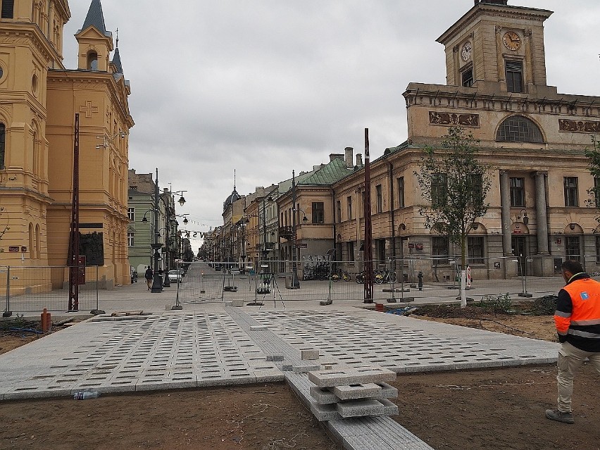Dobiega końca remont placu Wolności w centrum Łodzi. Jego...