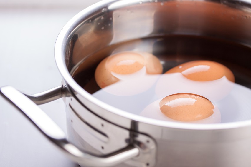 Jajka ugotowane na twardo mają wiele zastosowań podczas...