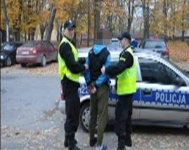 14 października policjanci z Przysuchy oraz Dąbrowy Górniczej zatrzymali na Śląsku dwóch braci w wieku 25 i 21 lat.