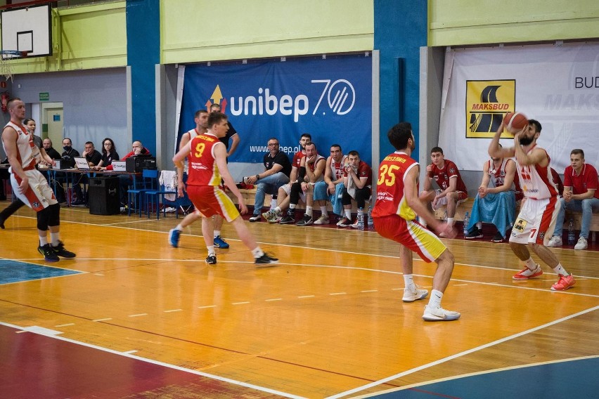 Koszykarze Tura Basket Bielsk Podlaski pozostają wciąż w...