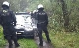 Ustawka kibiców Śląska, Rakowa, Lechii i Stomilu. Policjanci strzelali i użyli gazu