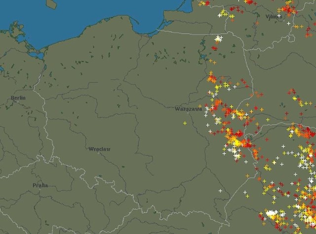 Gdzie jest burza? Radar burzowy pokazuje, gdzie aktualnie są wyładowania atmosferyczne.