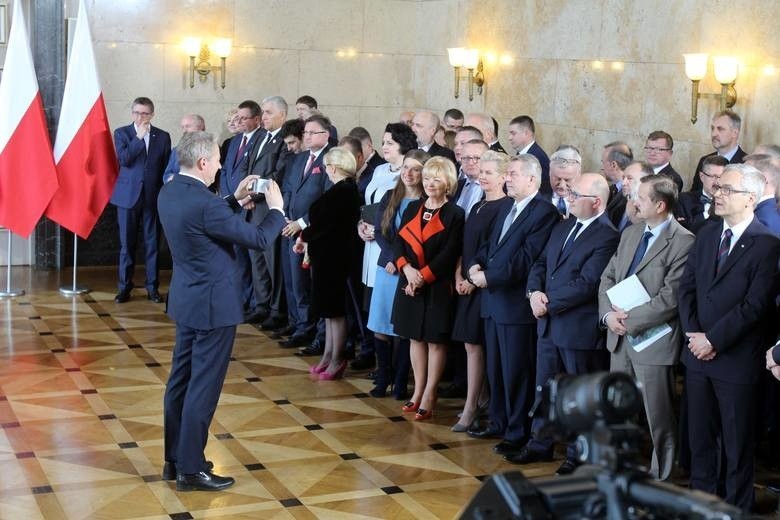 Prezydent Andrzej Duda podpisał we wtorek w Katowicach...