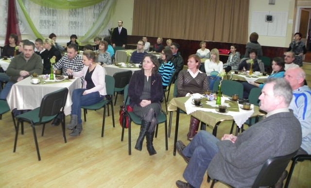 Uczestnicy spotkania, wśród nich laureaci konkursu