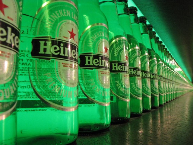 Nowy właściciel zapłacił za udziały 1 euro i jednocześnie ma spłacić Heinekenowi w ciągu trzech lat pożyczkę w wysokości 100 mln euro, którą rosyjski oddział otrzymał od centrali w ostatnich latach.