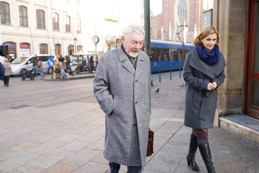 Kraków. Prezydent Jacek Majchrowski do pracy przyjechał tramwajem. Apeluje do mieszkańców
