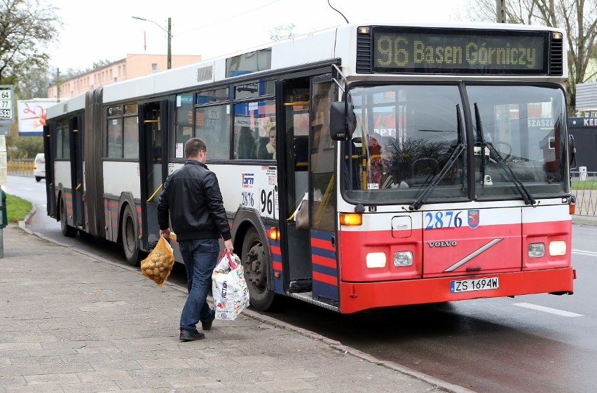 Dziś linia nr 96 jeździ z osiedla Kasztanowego na Basen...