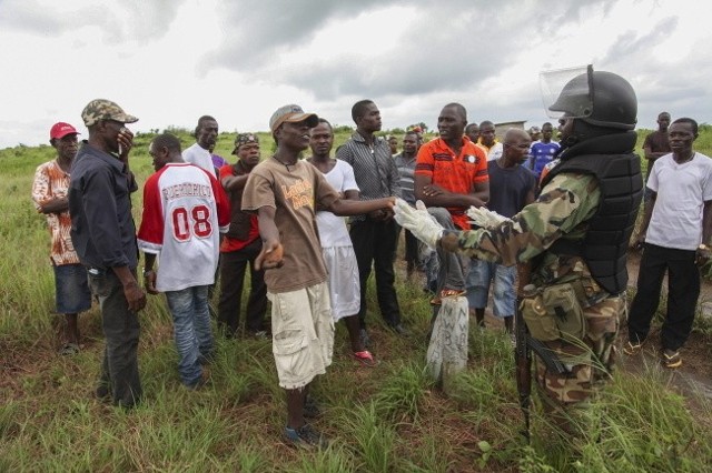 Wirus Ebola w Afryce atakuje coraz większa liczbę mieszkańców