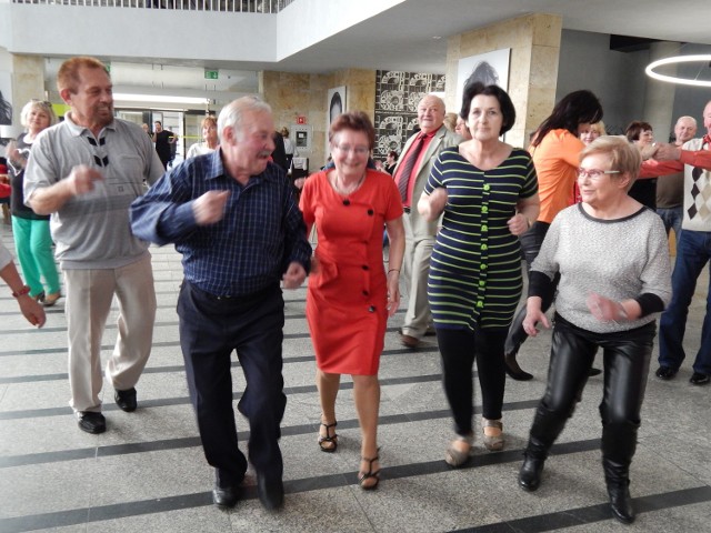 Dancing Międzypokoleniowy w Teatrze Kochanowskiego.