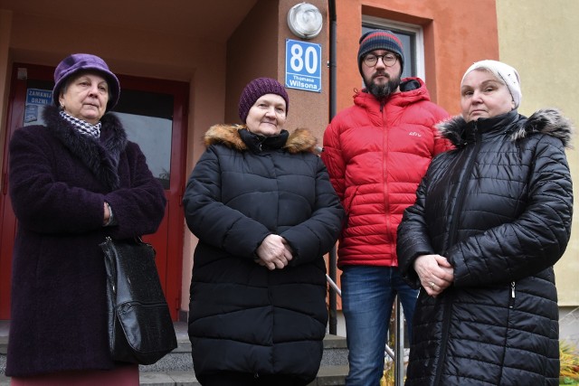 Część mieszkańców ul. Wilsona w Opolu mówi "nie" nowym zobowiązaniom. - To chęć przywiązania nas na kolejne lata do spółdzielni - tłumaczą.