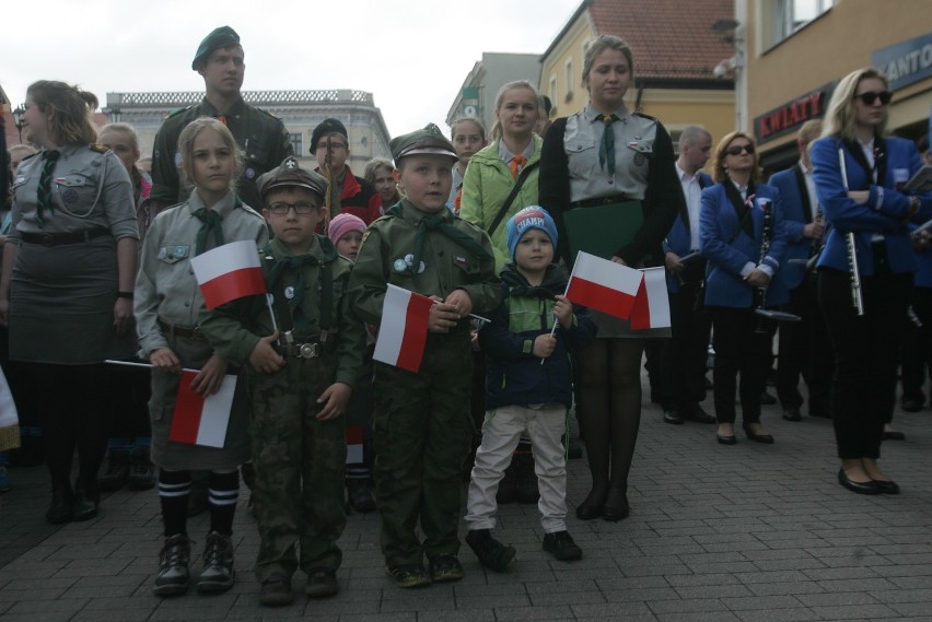 Mieszkańcy świętowali na rynku 3 Maja