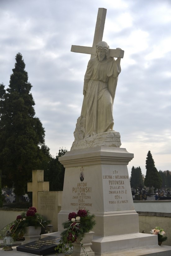 Skarby cmentarza w Końskich, czyli krótka historia koneckiej nekropolii [ZDJĘCIA]