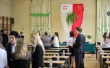 MATURA 2015: Język POLSKI USTNY - Maturzyści zdający po południu mają łatwiej [znają PYTANIA]