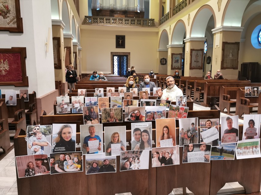 Zdjęcia 140 parafian przyozdobiło ławki w lubelskim...