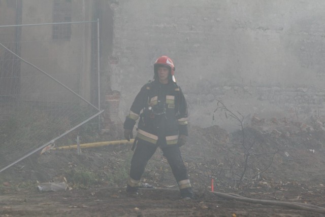 10 zastępów straży walczyło z pożarem pustostanu przy Dworcu Fabrycznym