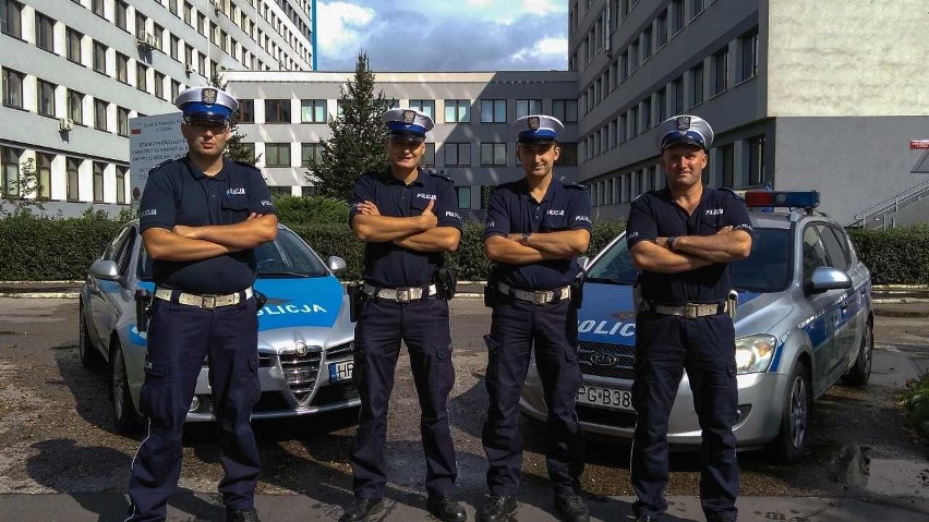 Kraków. Mały Janek z rodzicami dziękują krakowskim policjantom